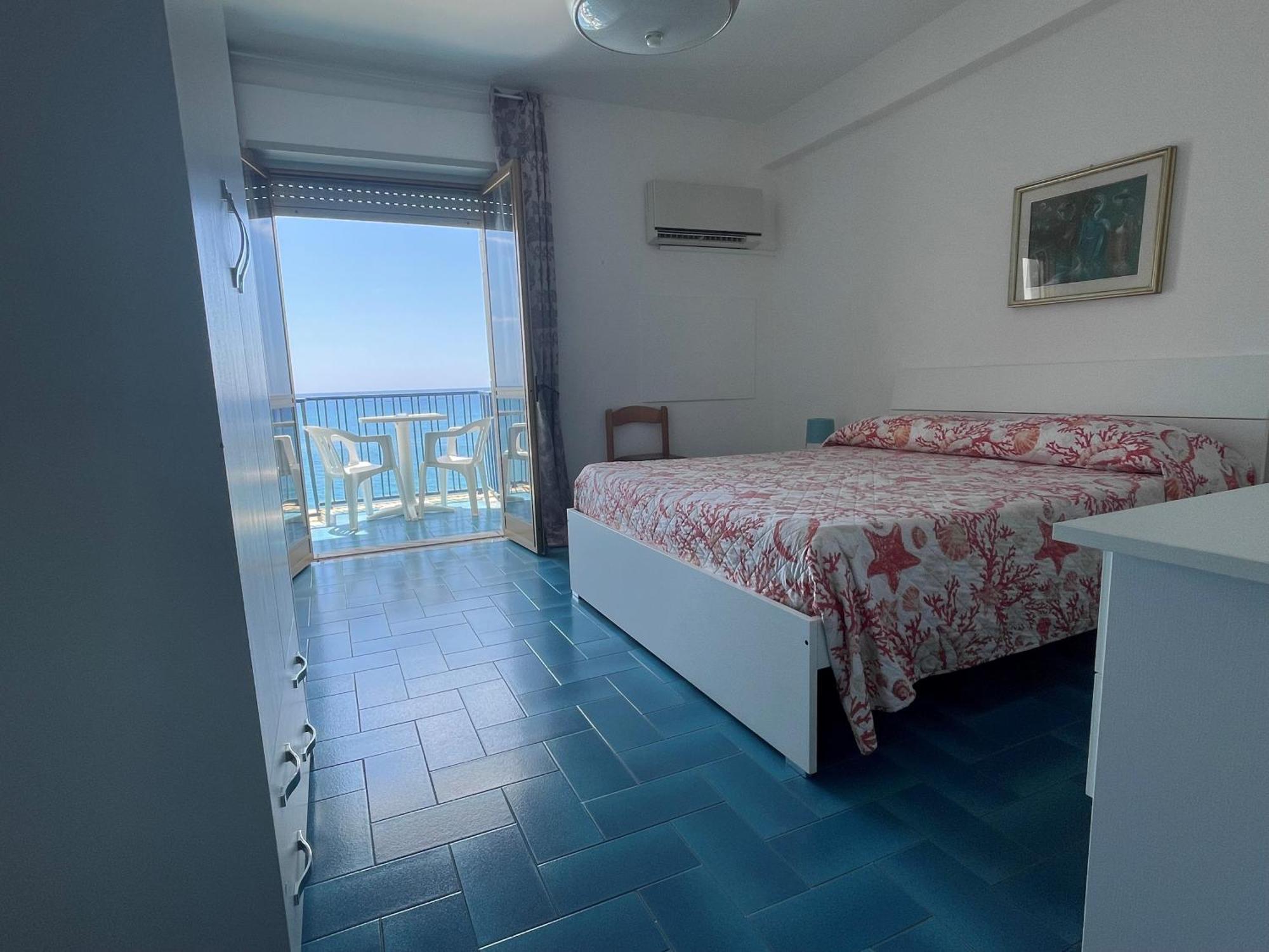 Hotel Ristorante Mareblu Amantea Zewnętrze zdjęcie